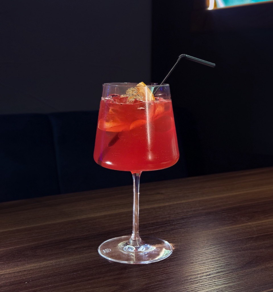 Коктейль Blood Orange Gin Tonik 