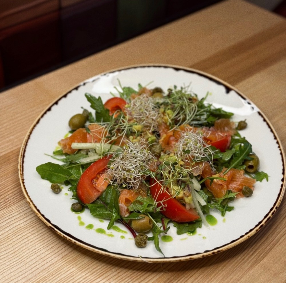 Салат з солоною рибою та овочами, 220 г