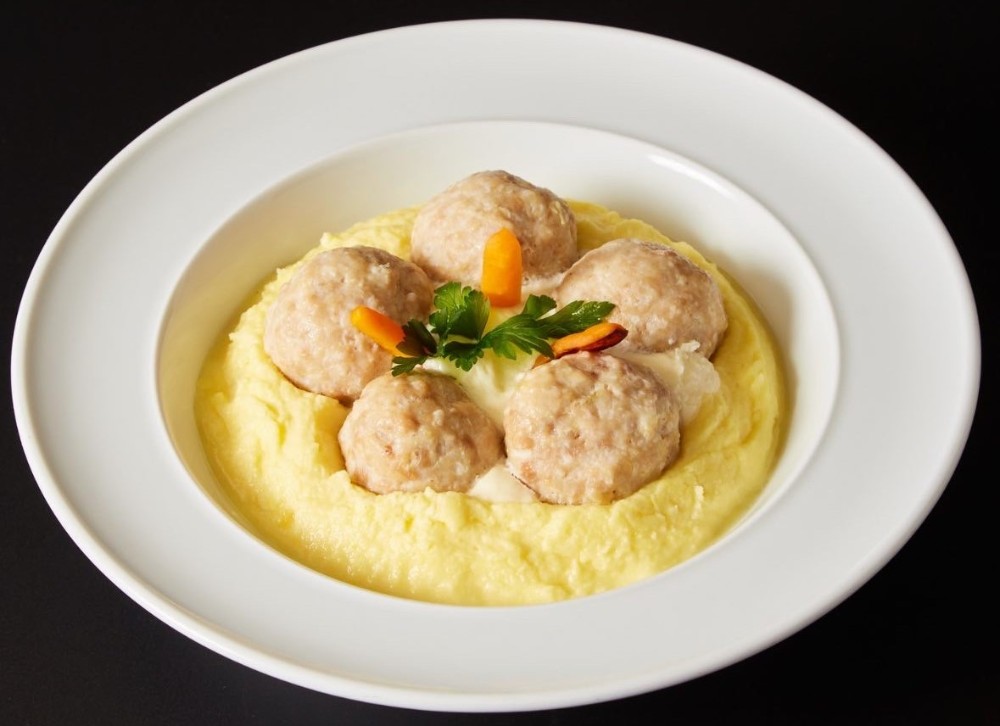 Картопляне пюре з пармезаном та курячими фрикадельками