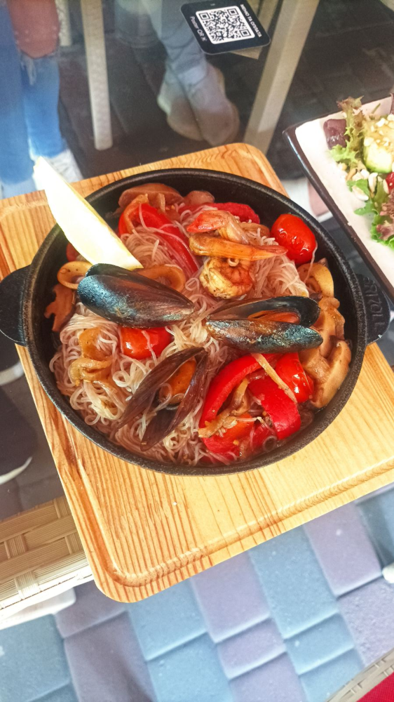 Пательня з морепродуктами