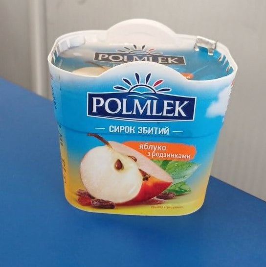 Сирок вершковий яблуко з родзин КАПРЕСІ POLMLEK (Логістик плюс) 135г
