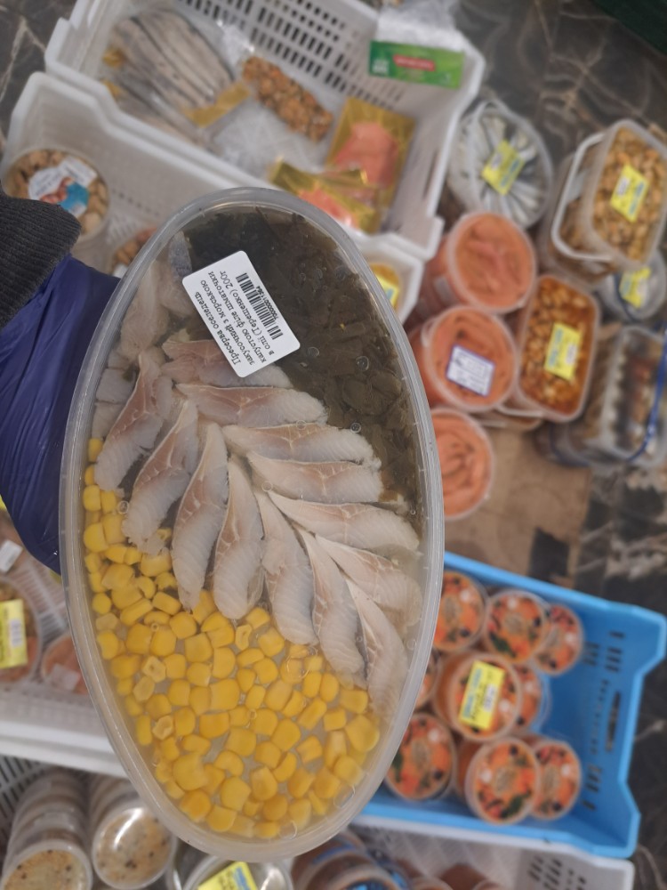 Пресерва оселедець закусочний з морською капустою філе шматочки в олії (Терещенко) 200г