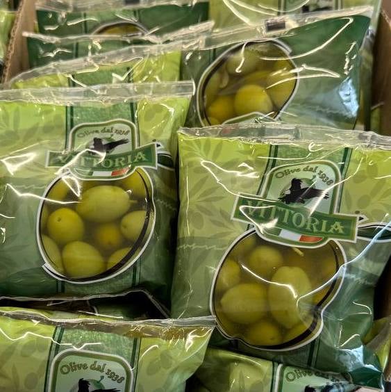 Оливки з кісточкою Італія Вітторія, 450г