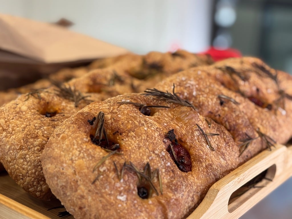 Фокача класична з в'яленими томатами