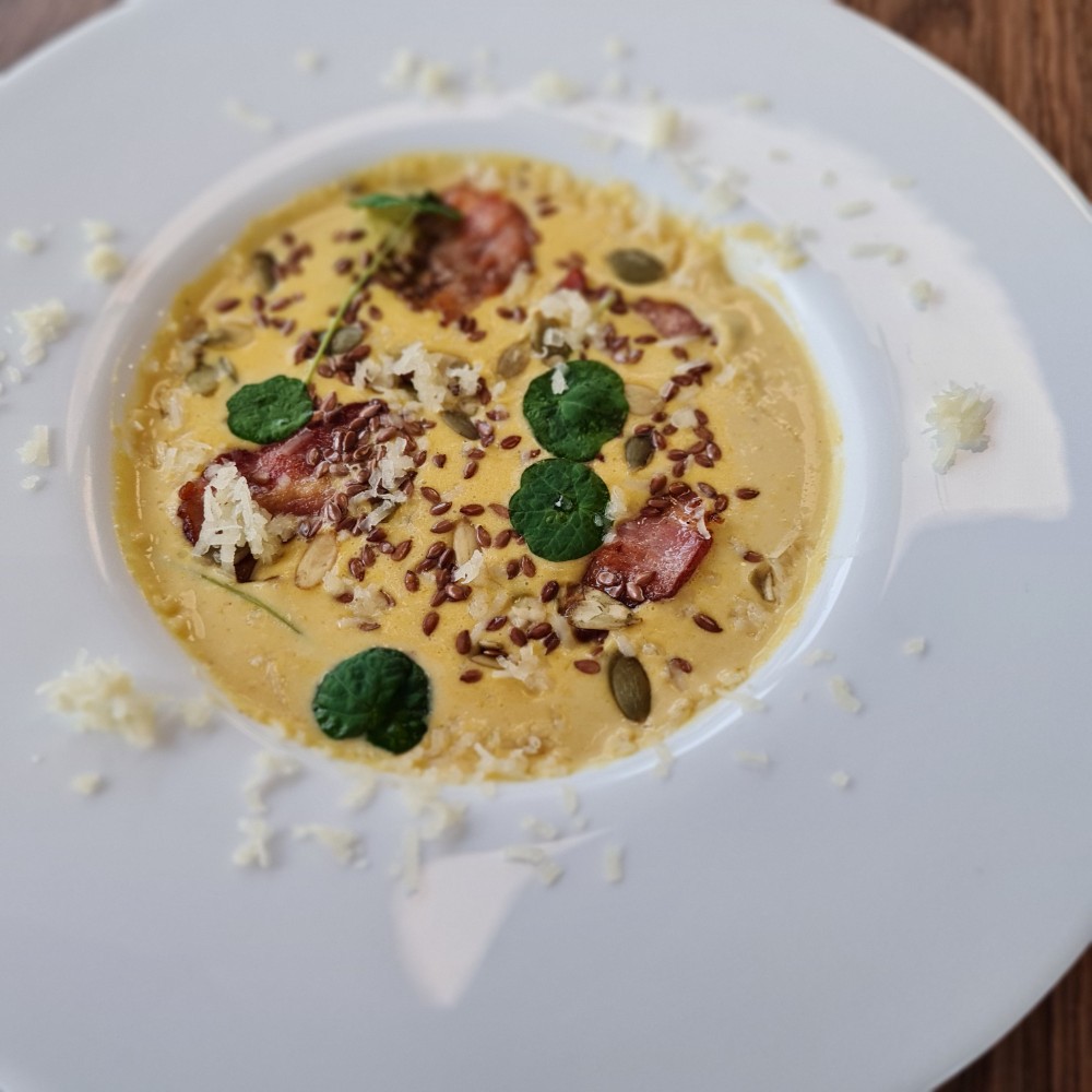 Гарбузовий крем-суп з беконом