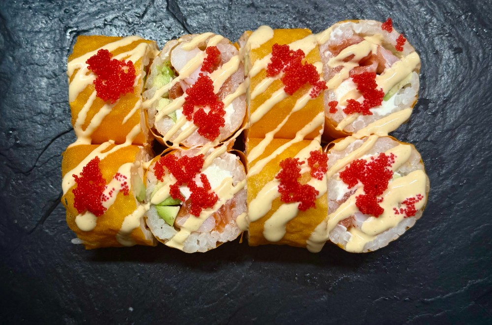 Маме-рол з лососем та креветками