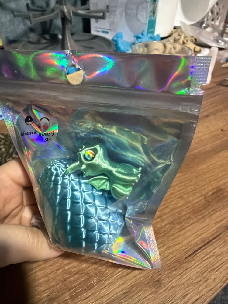 Дракон з яйцем