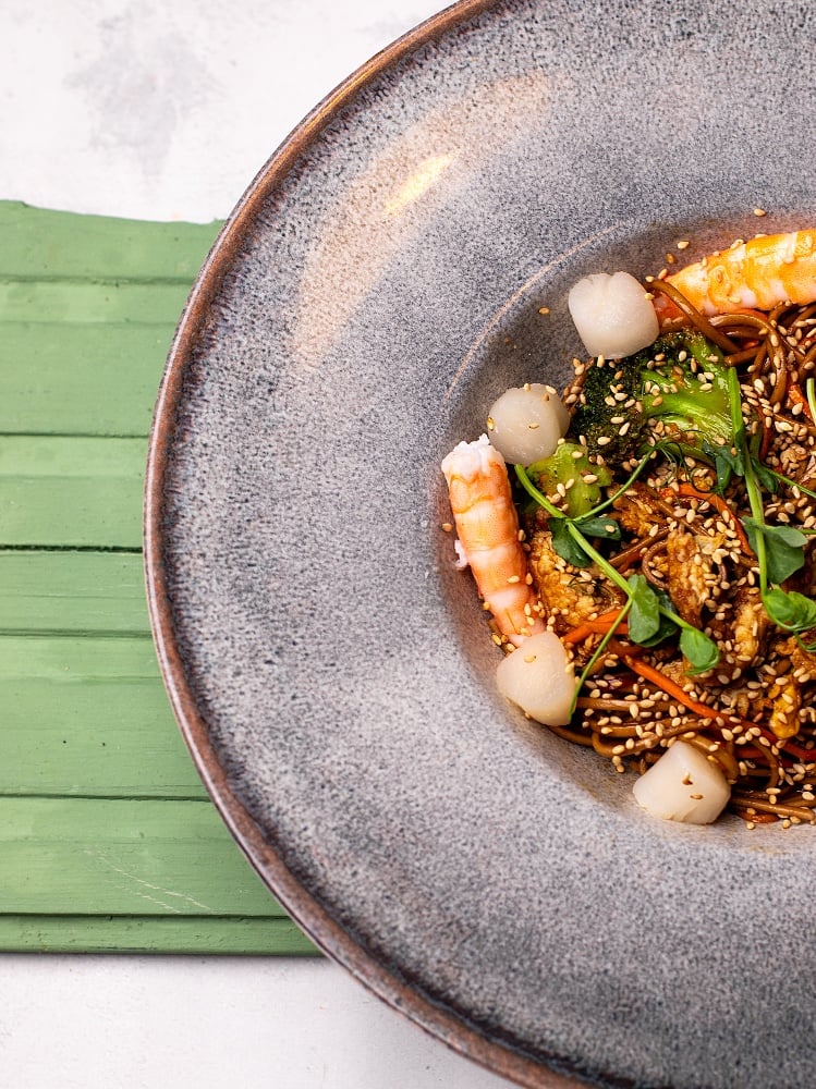 Гречана локшина з морепродуктами