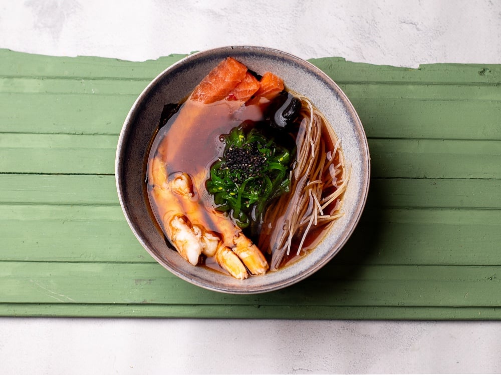 Місо-суп з лососем та креветкою