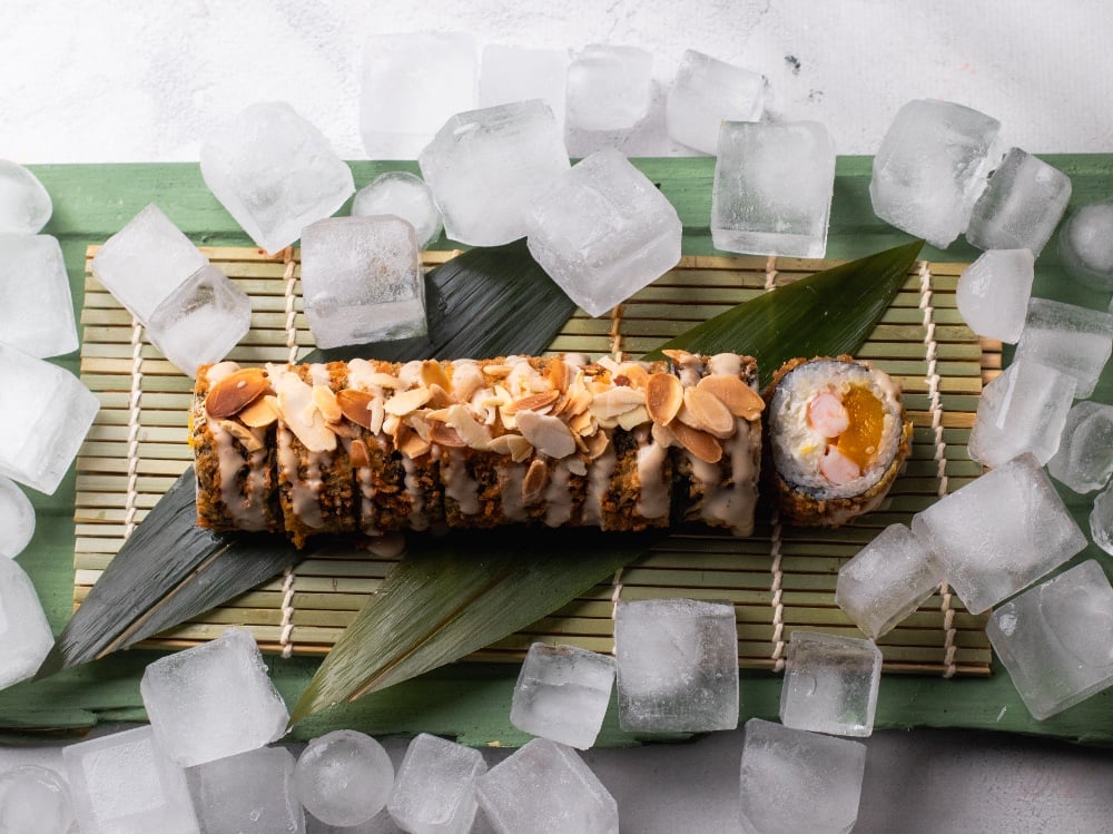 Смажений з креветкою та манго