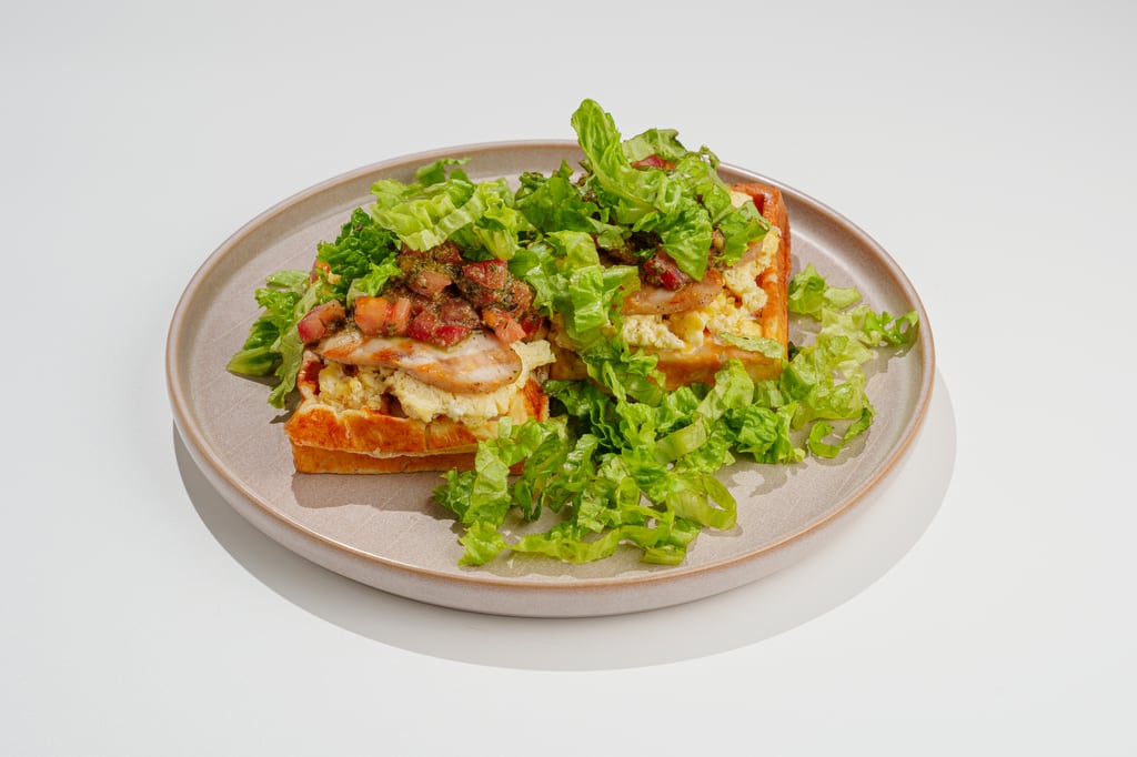 Творожные  Вафли с курицей и песто
