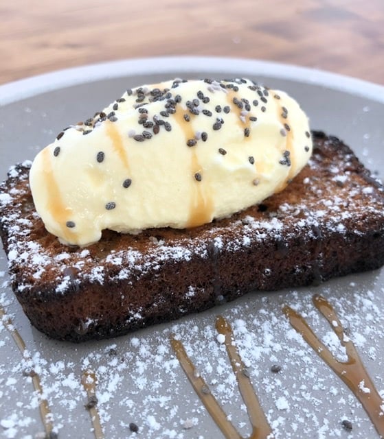 Banana bread w/ ice cream