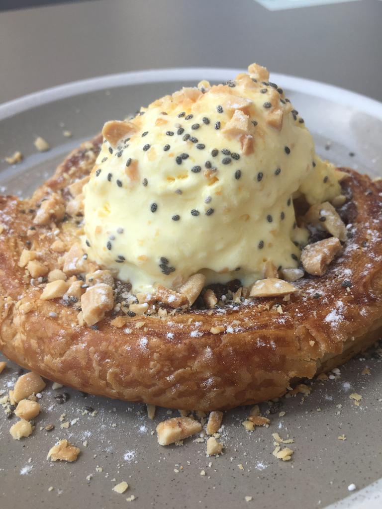Cinnamon swirl con helado