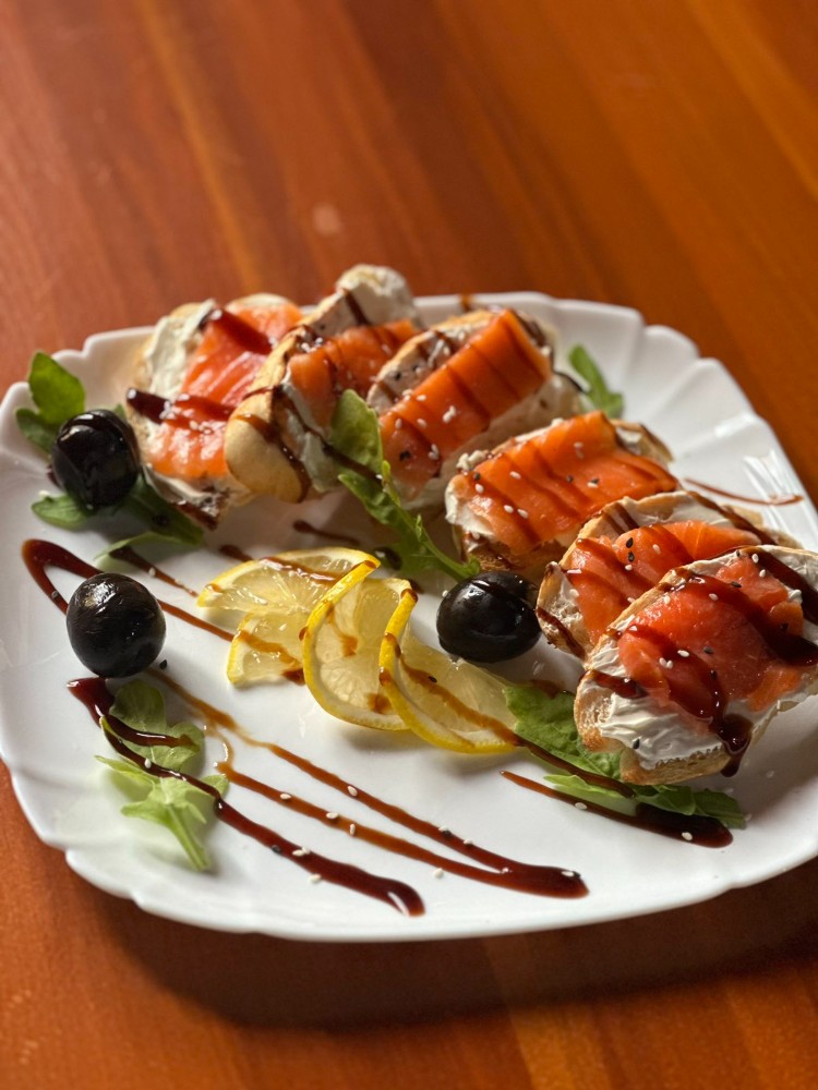 Багет з лососем