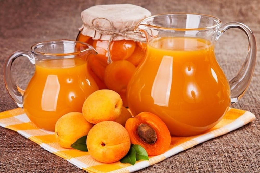Apricot juce home made 0,5 l -  Домашний абрикосовый сок 0,5 л