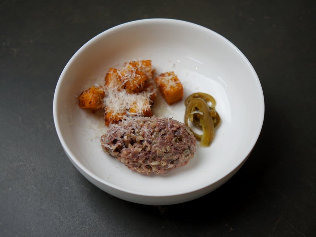 Трюфельний тартар зі смаженим баношем