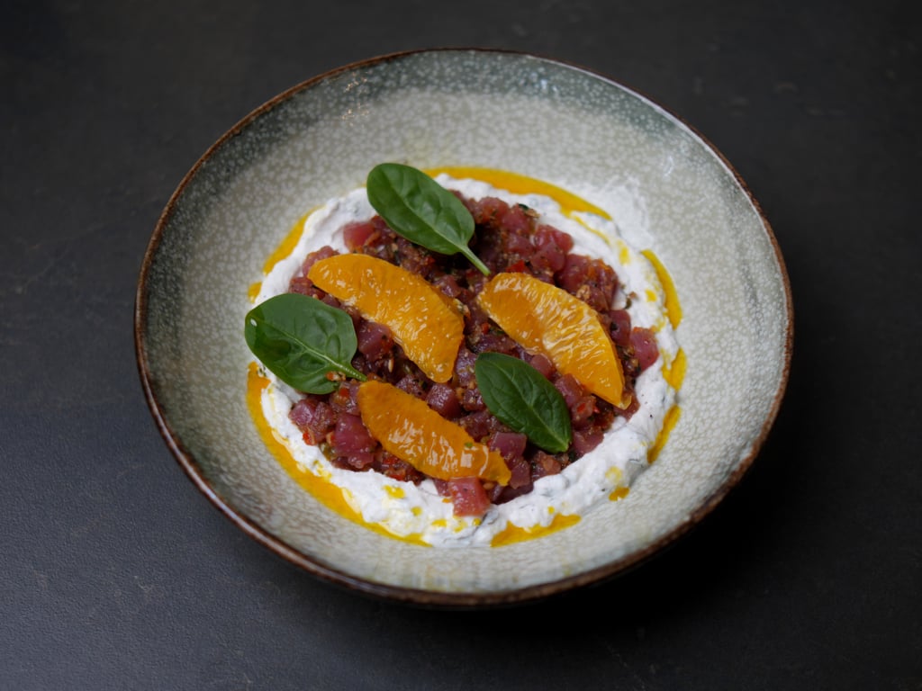 Тартар з тунця з імбирною аджикою