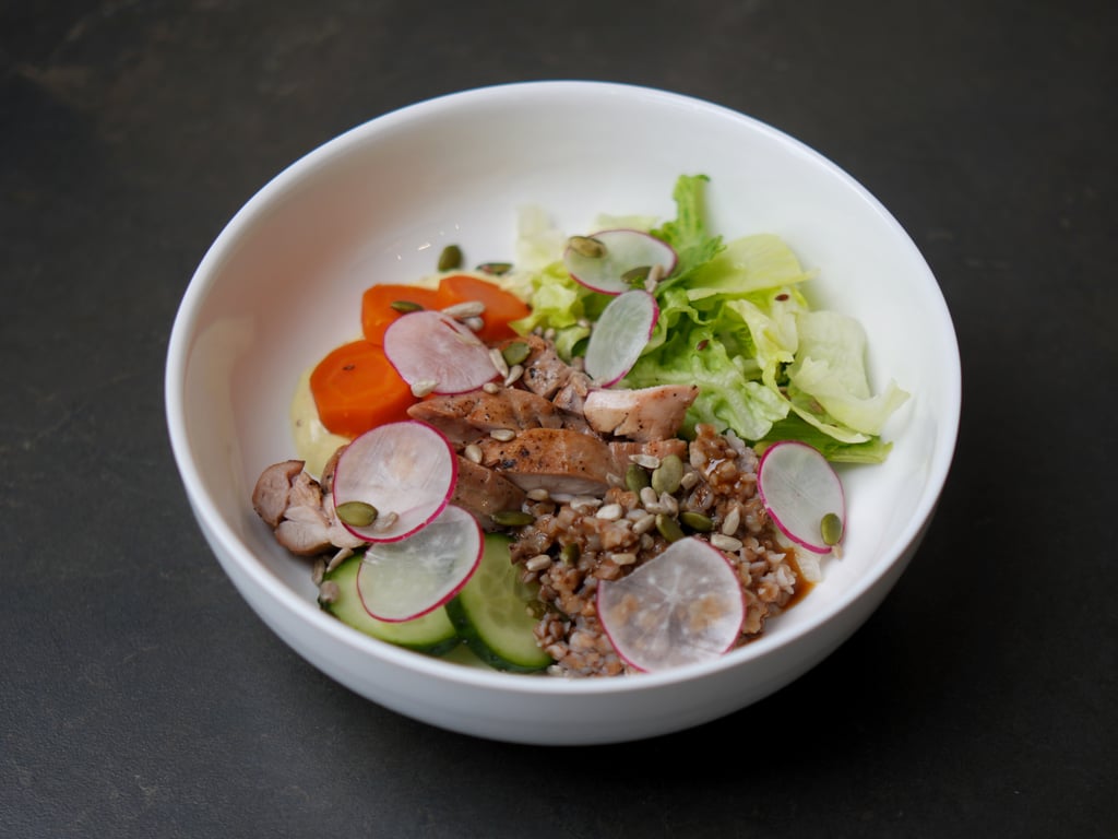 Салат з куркою та трюфельною гречкою