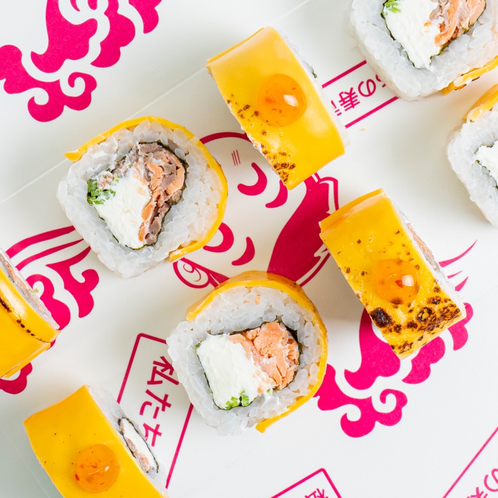 Чіз рол з обсмаженим лососем 250г*