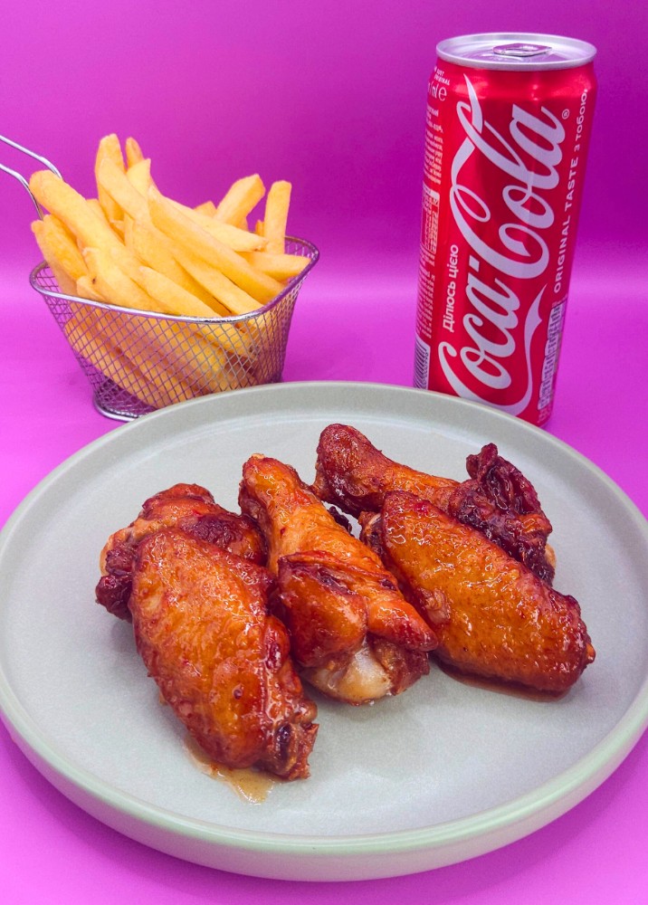 Комбо з крильцями в гострому соусі 