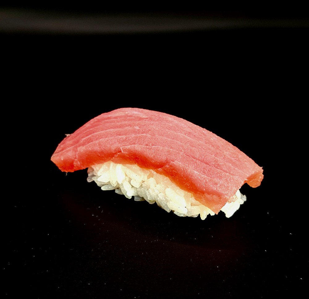 Нігірі з тунцем