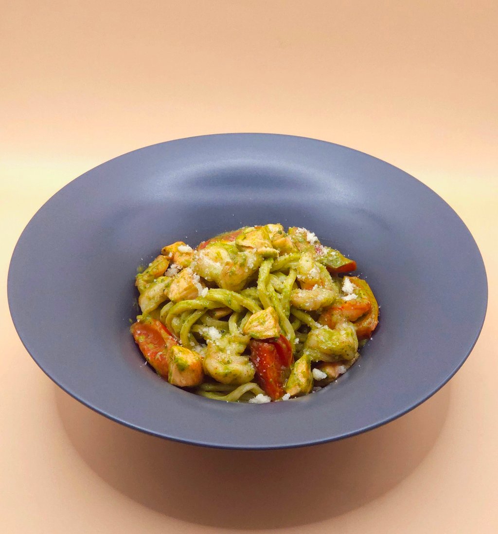 Паста з креветками та лососем