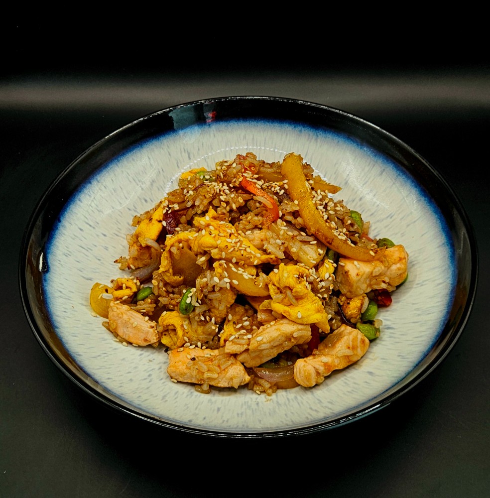 Смажений рис з лососем