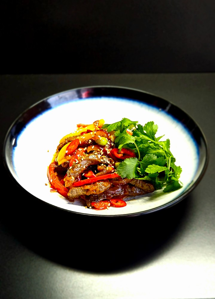 Смажена яловичина в соусі падтай