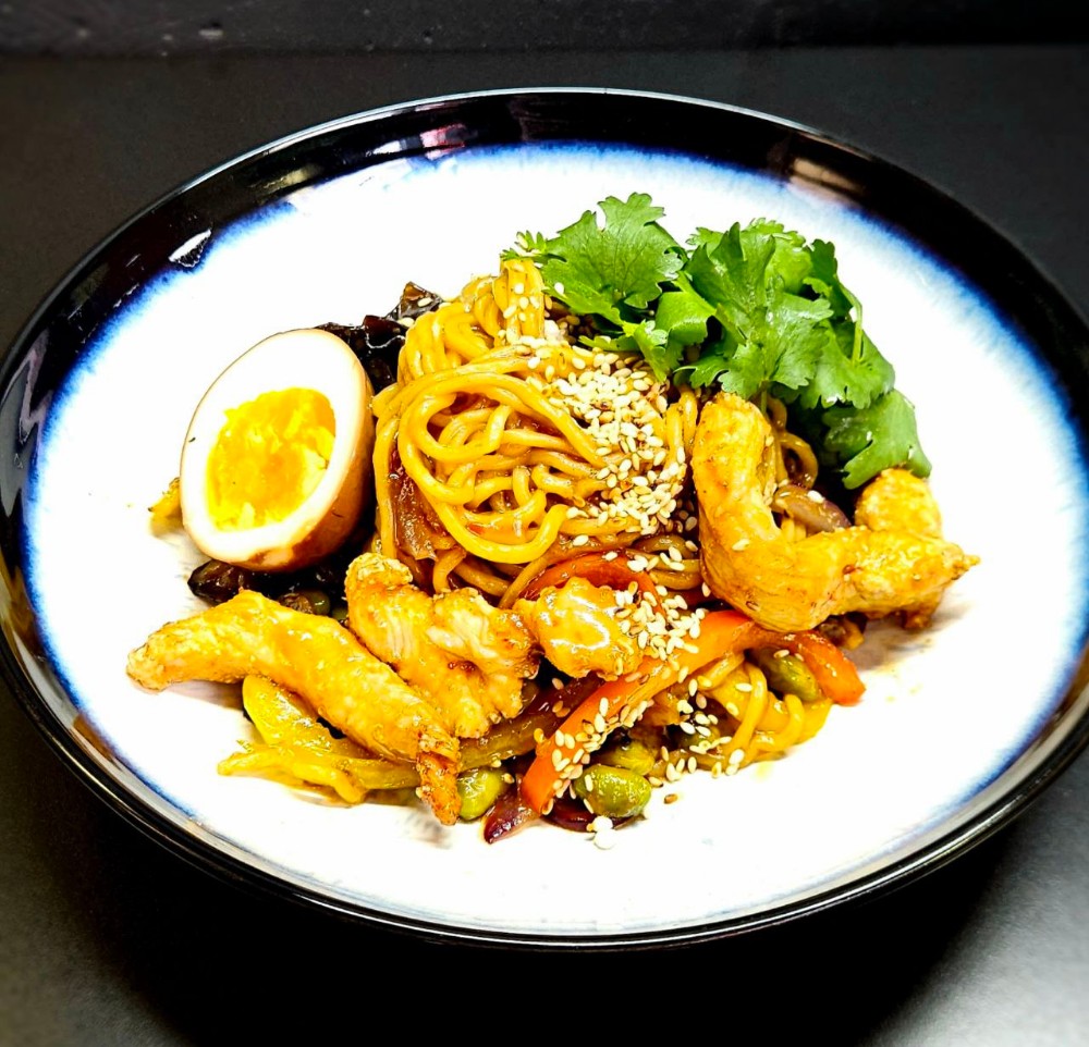 Яєчна локшина з курочкою