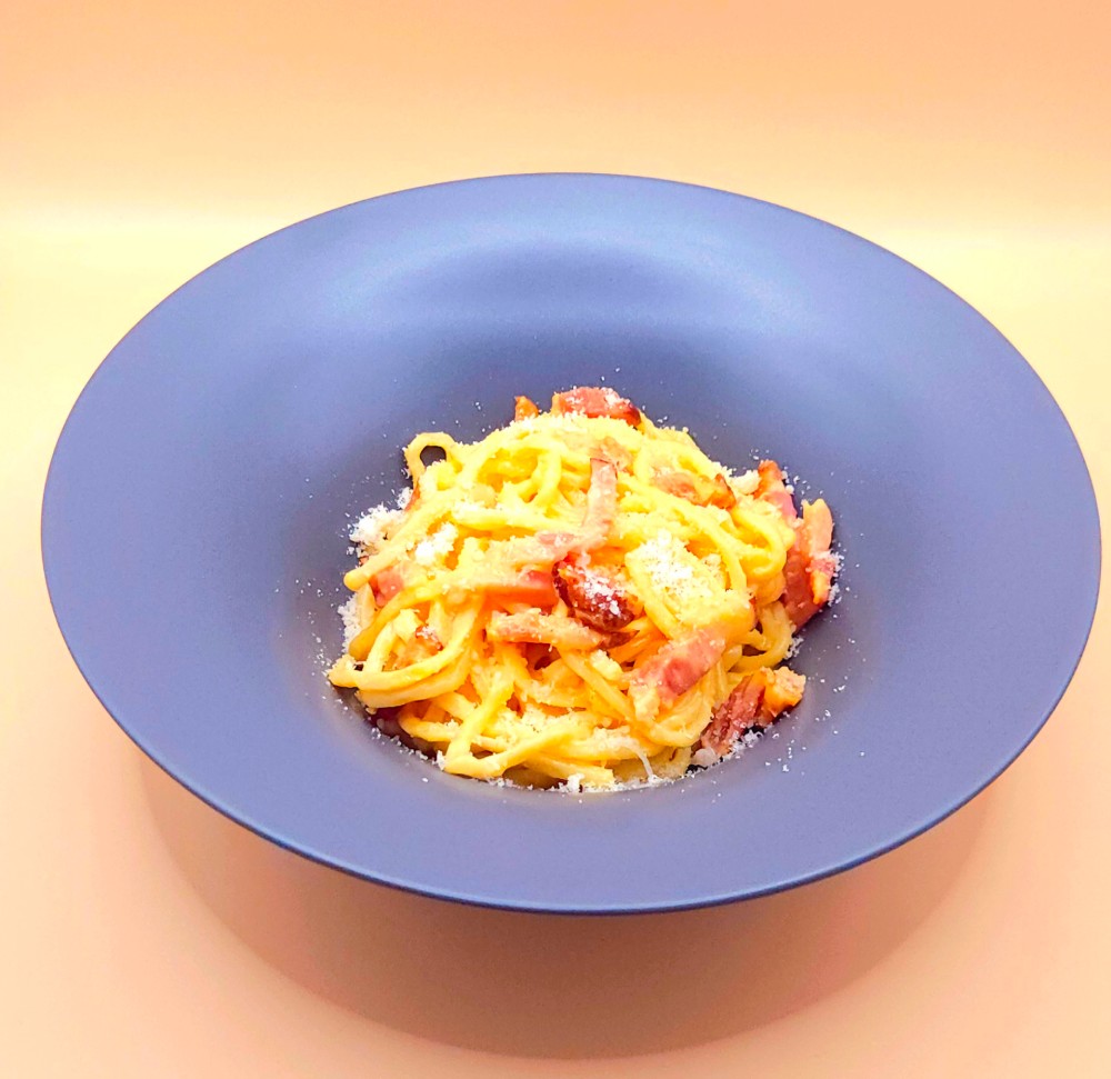 Сирна паста з беконом