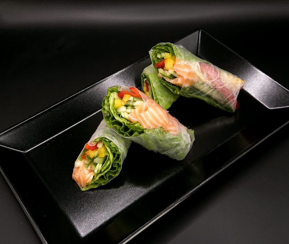 Спрінг рол з лососем