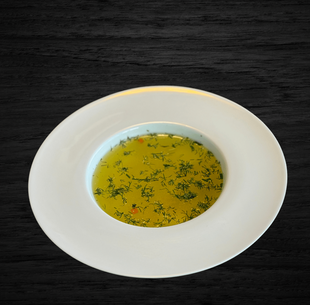 Бульон з куркою та лапшею