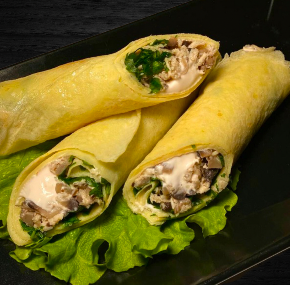 Млинци з куркою та грибами