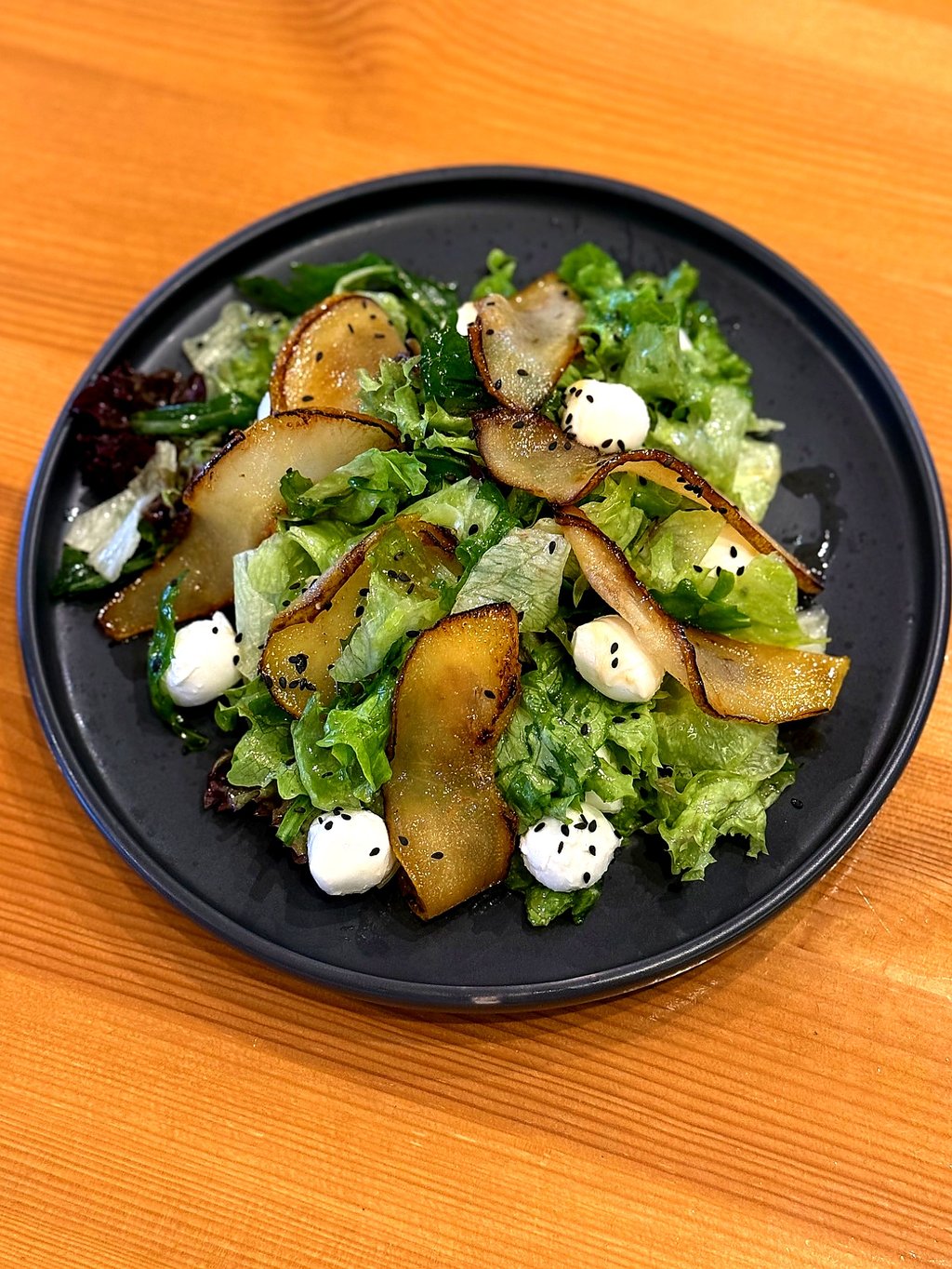 Салат з грушею та моцарелою ОНОВЛЕНИЙ