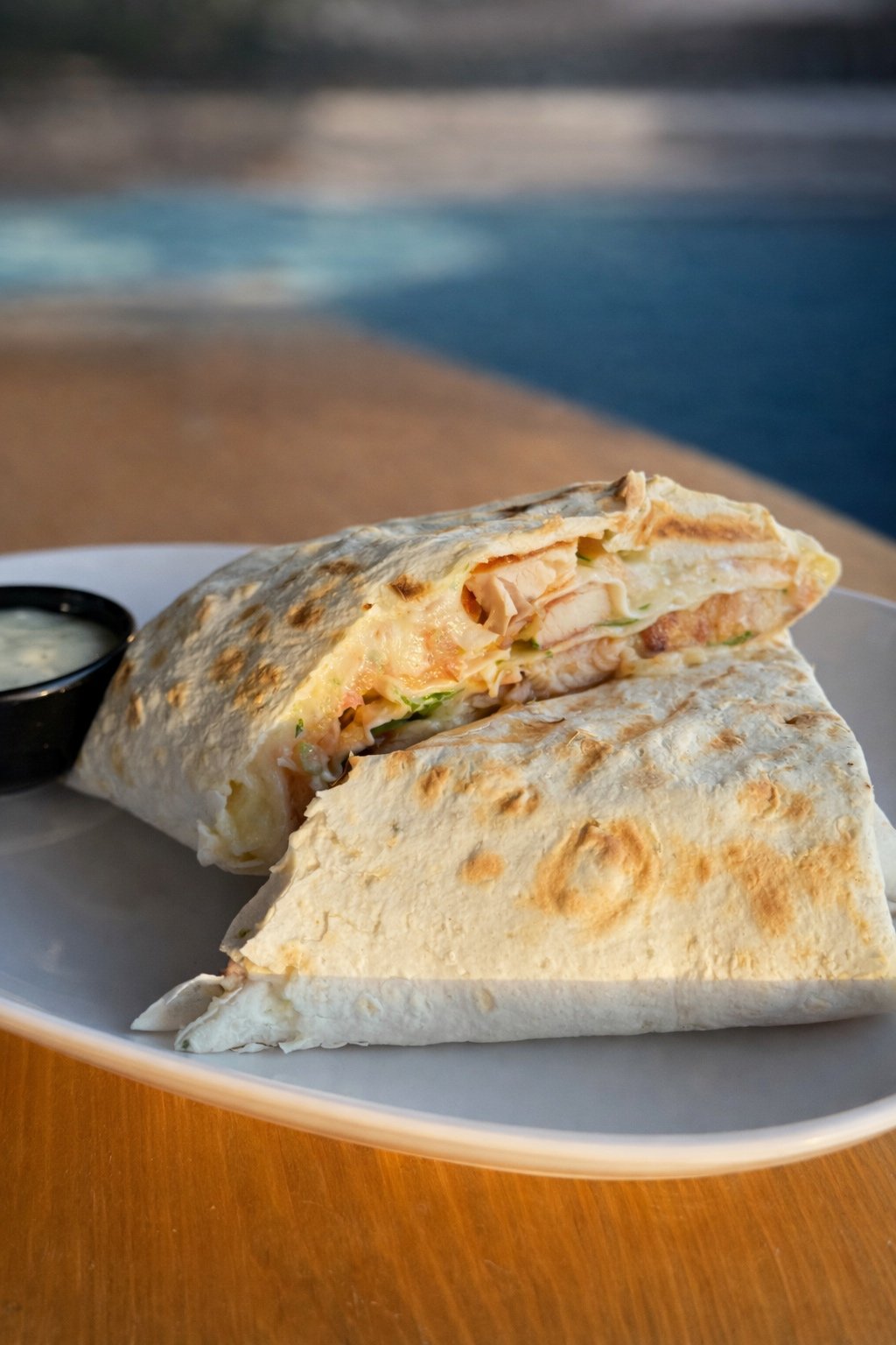 Сулугуні в лаваші з куркою