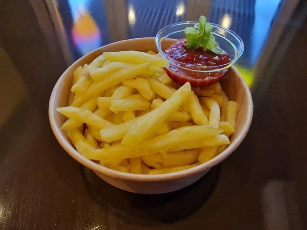 Картопля ФРІ з соусом (200/20г)