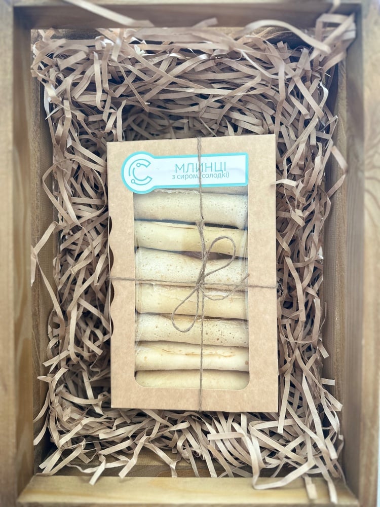 Млинці з сиром, родзинками та журавлиною (500г / 6 шт)