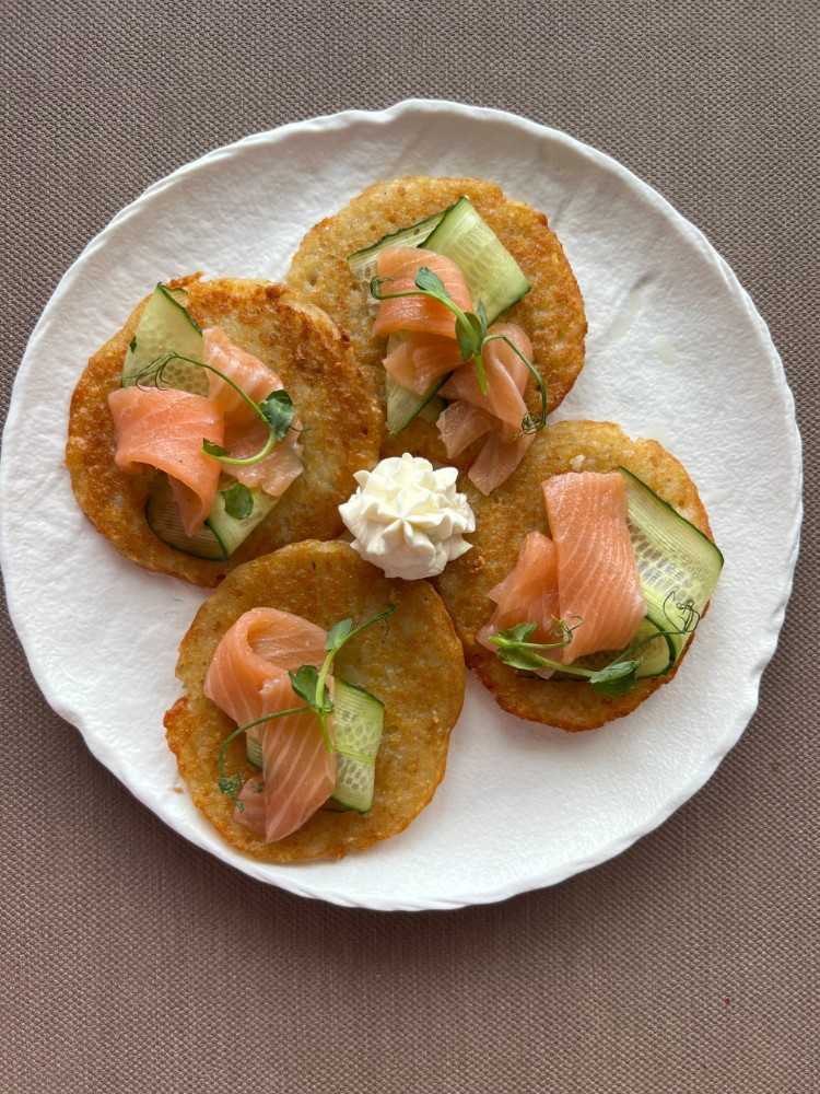 Деруни королівські з лососем