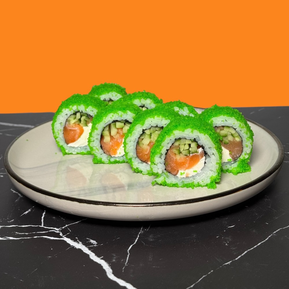 Green рол з лососем