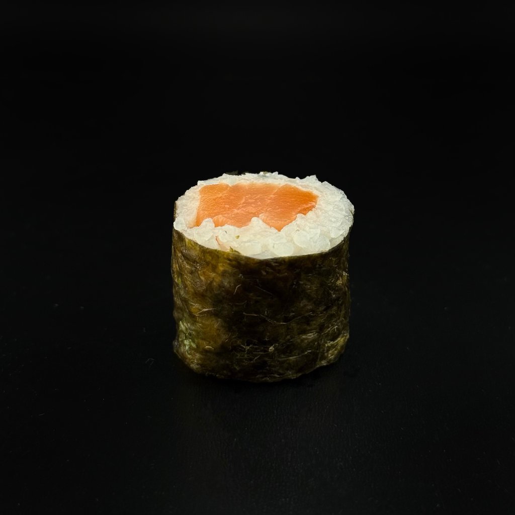 Макі з копченим лососем