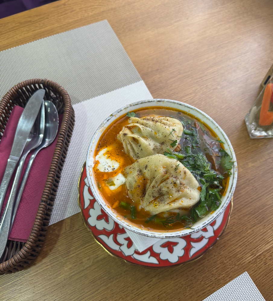 Манти у бульйоні