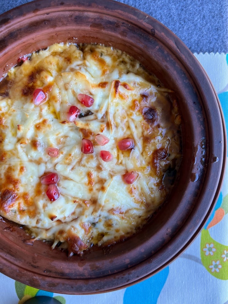 Різані печериці запечені у кеци з сиром сулугуні 320г.