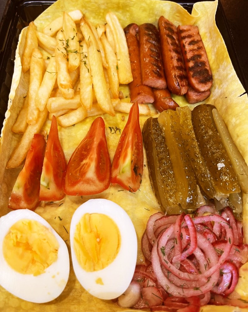 Боул з колбасками