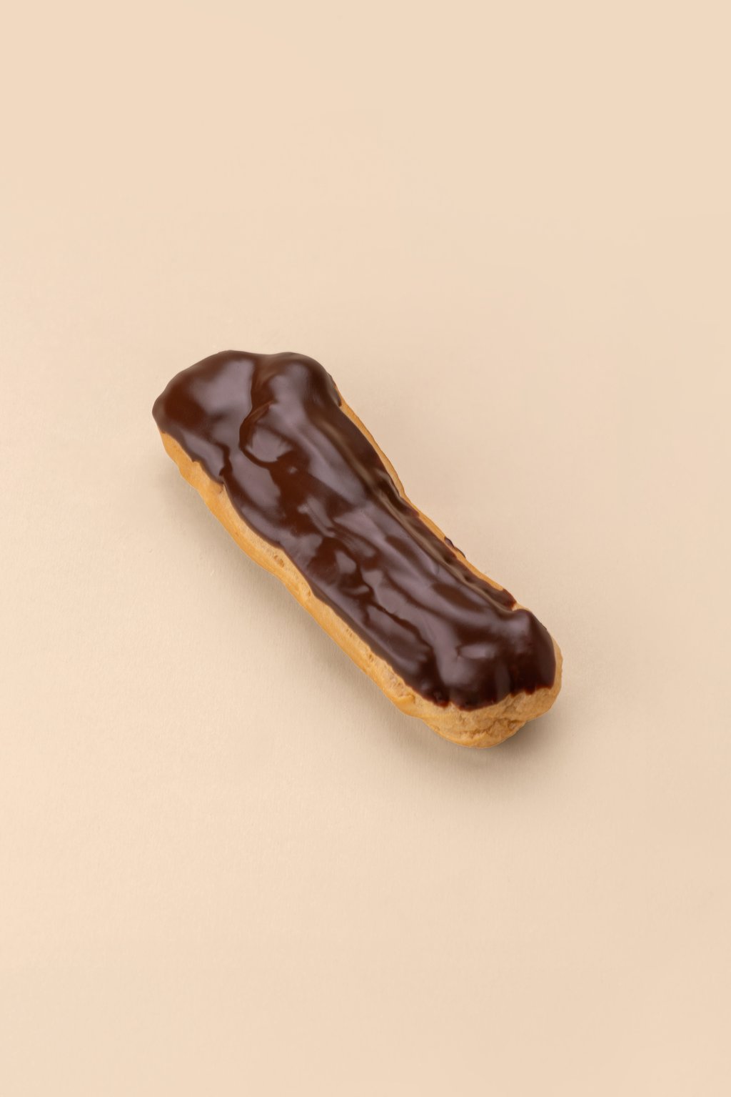 Еклер з шоколадом