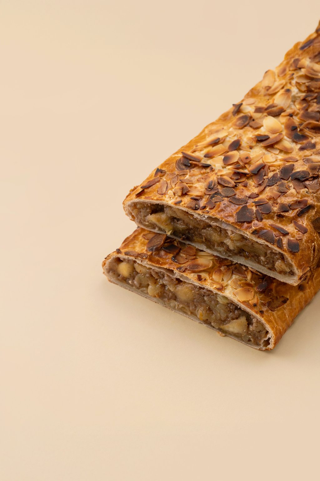 Штрудель класичний " з яблуками та родзинками"