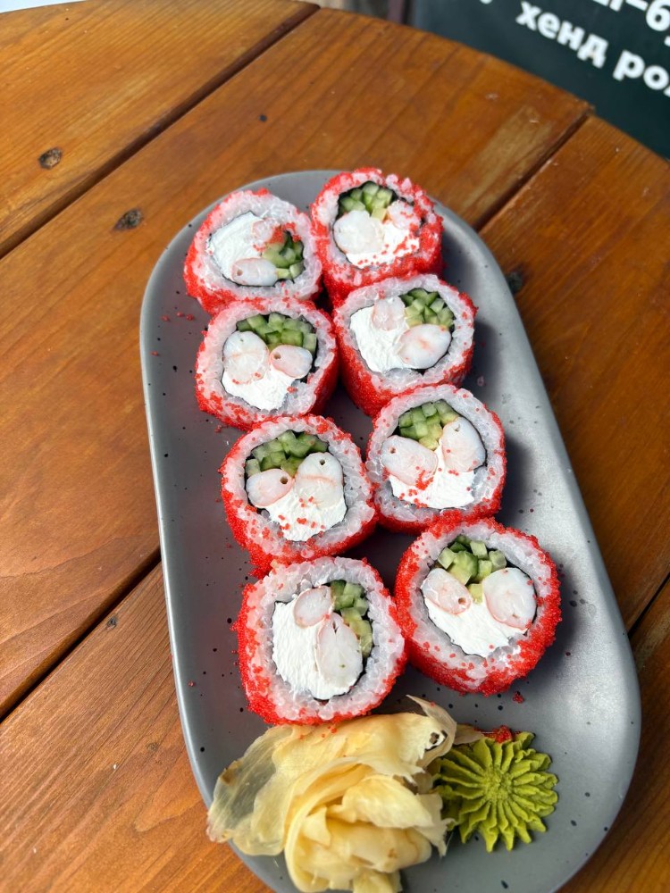 Каліфорнія з креветкою(з вершковим сиром)