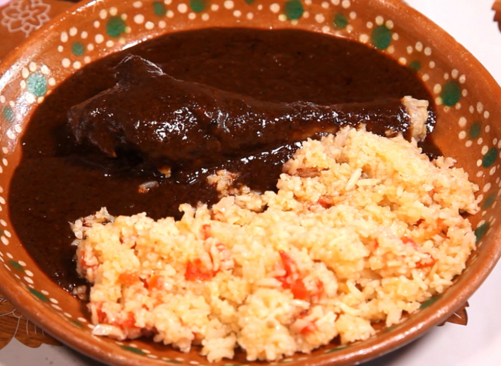 MOLE CUETZALTECO