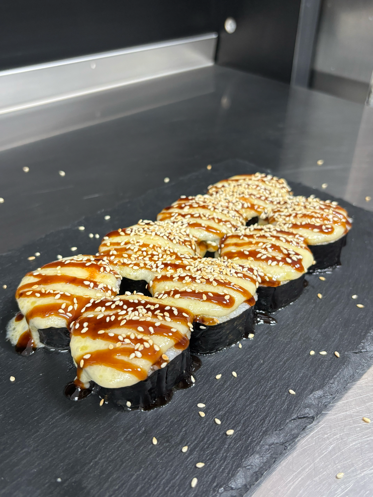 Гарячий рол з вугрем