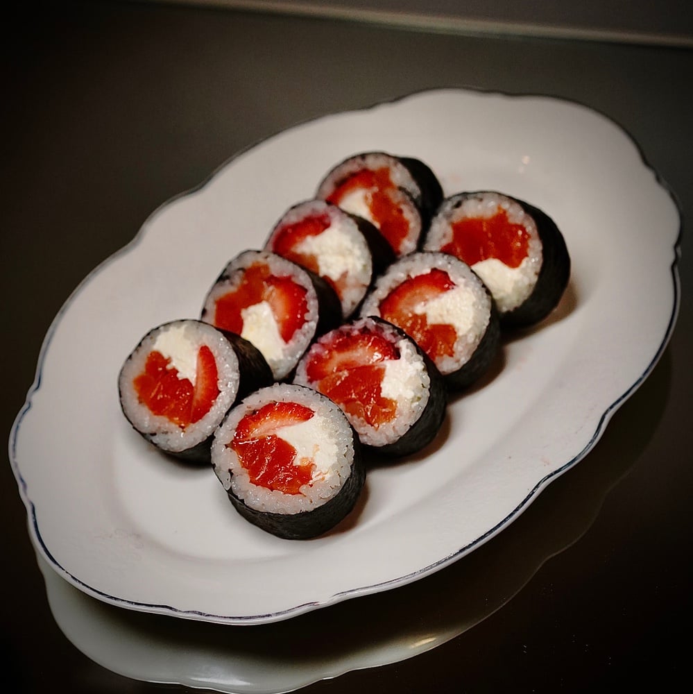 Futomaki Salmon & Strawberry