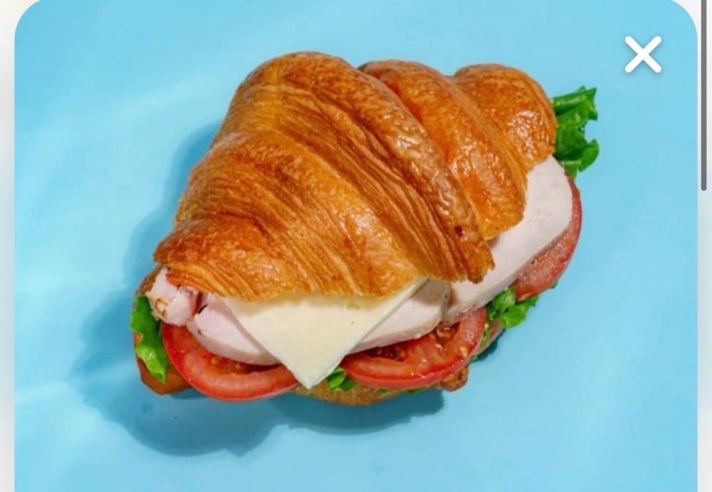 Круассан с курицей